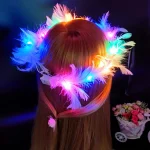 couronne lumineuse à plumes colorées